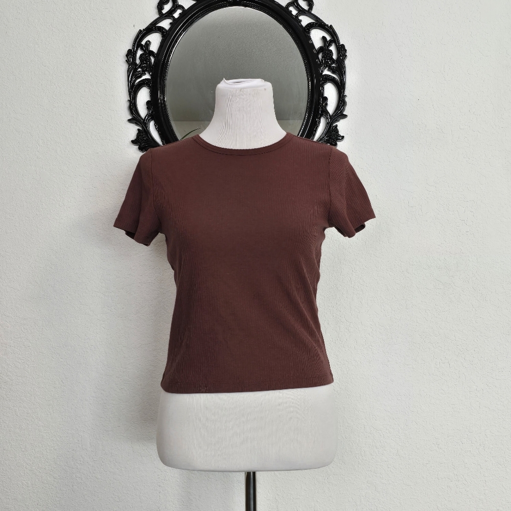 Old Navy brown tshirt